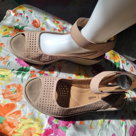 Clarks Collections Reedly Salene wedges Sandals 9 M - Picture 3 of 16